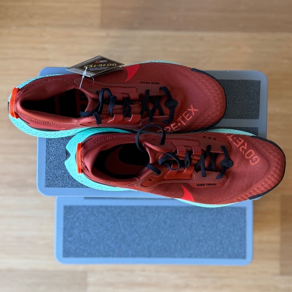 RARE COLORS | NWT | Nike | 10.5 M | Pegasus Trail 3 GTX - Picture 9 of 11